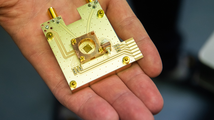 Вмешательство Британии может остановить производство процессоров в России