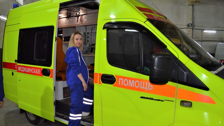 Медики новосибирской скорой помощи получили тысячу комплектов униформы