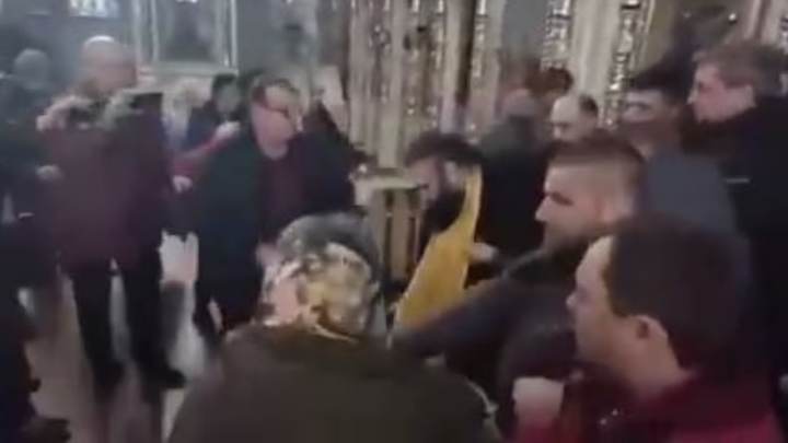 Украинские боевики похитили священника УПЦ МП прямо из церкви — видео
