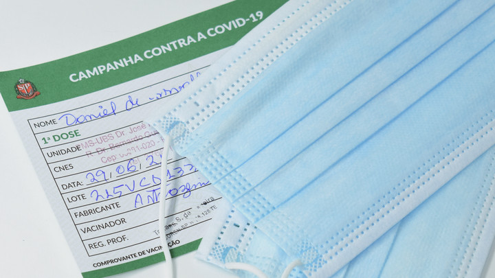 В Екатеринбурге появился целитель, который обещает излечить  COVID-19 по телефону