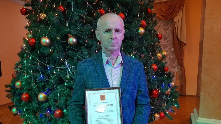 Александр Осипов наградил за качество благоустройства парка рядом с Домом офицеров