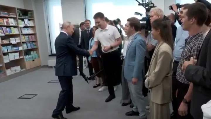 В Новосибирске Путина удивил ставший учёным выпускник Православной гимназии
