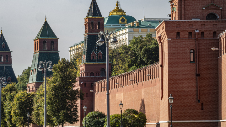 Срубить головы змею. За Кремль предложили ответить по-еврейски