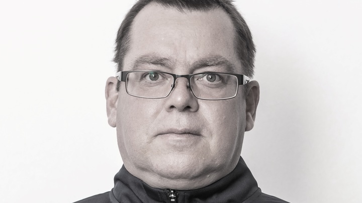 Новые подробности: в Екатеринбурге из окна выпал сотрудник тольяттинского хоккейного клуба Лада