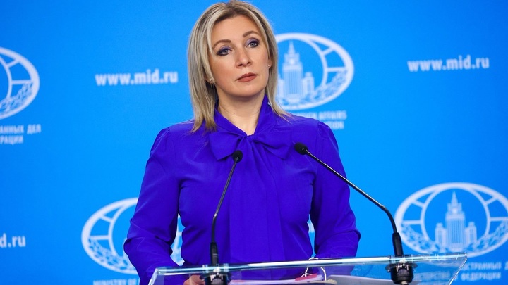 Дерзость Бербок о Путине и НАТО Захарова изящно отбила картой, учебником истории и жвачкой