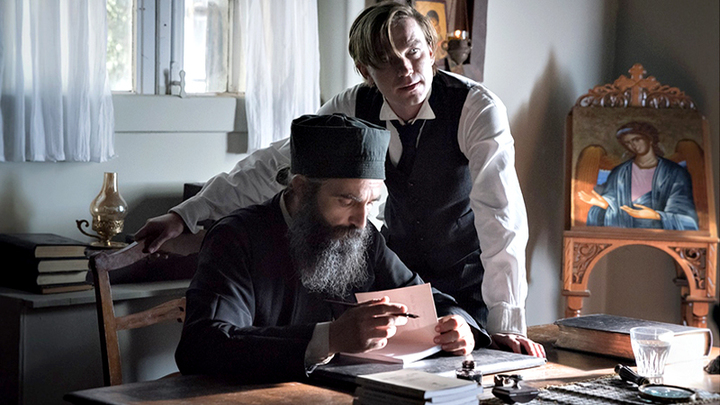 Микки Рурк и Человек Божий: Фильм о святом старце, исцеляющем от рака, выходит на экраны России