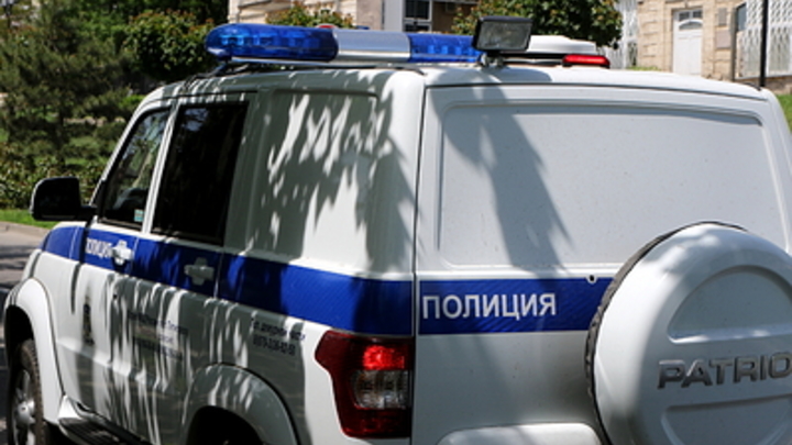Сочинские полицейские обезвредили приезжего, который бросился на них с ножом