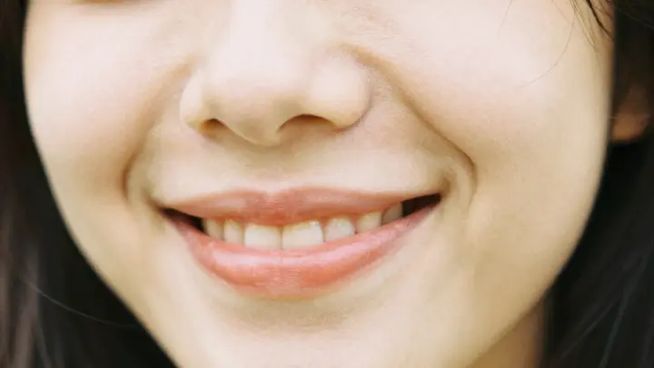 Стоматолог Степка назвала причину неприятного запаха изо рта по утрам