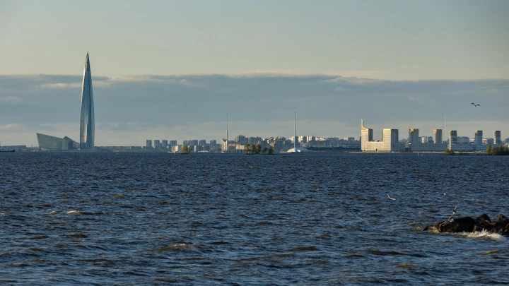 VK-Fest может смыть волнами из Финского залива: Вода вплотную подошла к сцене