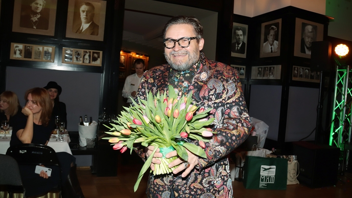 Историк моды Александр Васильев обиделся, что его не узнали. И устроил скандал