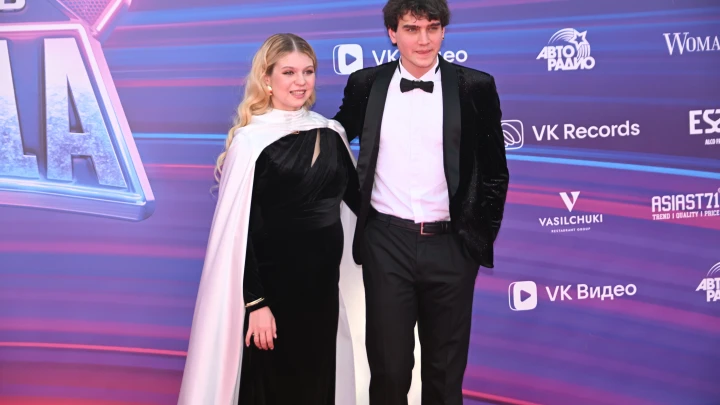 Иногда даже отвечает на агу: Фигуристка Александра Трусова показала двухмесячного Мишу