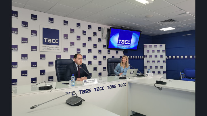 Несколько трасс в Новосибирской области расширят до шести полос