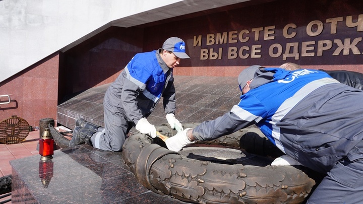 В Кузбассе начали техобслуживание Вечных огней и Огней памяти