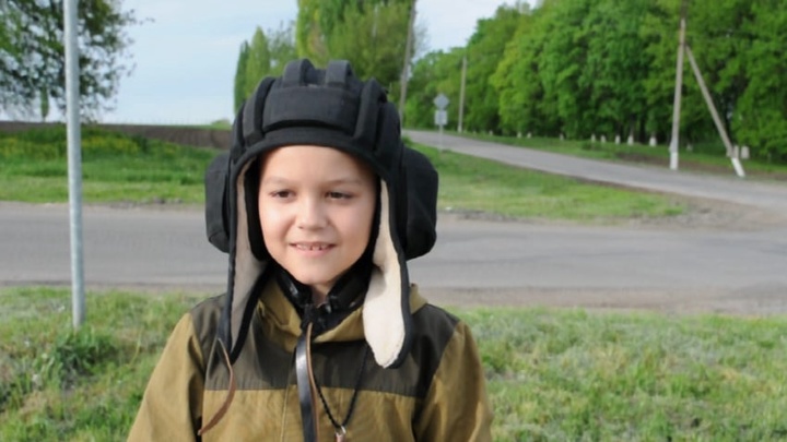 Мальчика Алёшу, встречающего военных в Белгородской области, посвятили в генералы