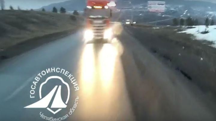 Появилось видео лобового ДТП с двумя грузовиками на трассе Москва-Челябинск
