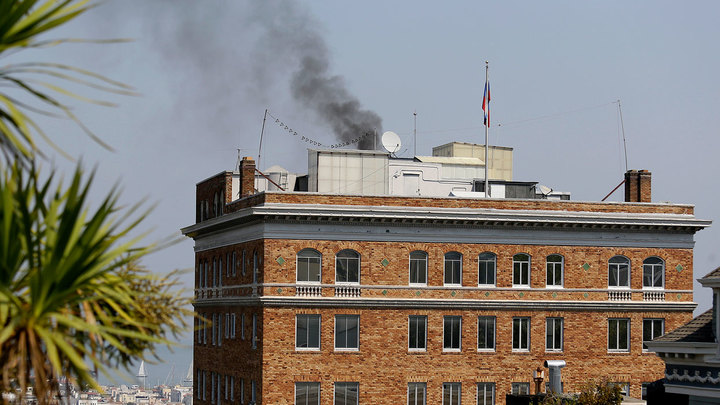 Чёрный дым над российским консульством