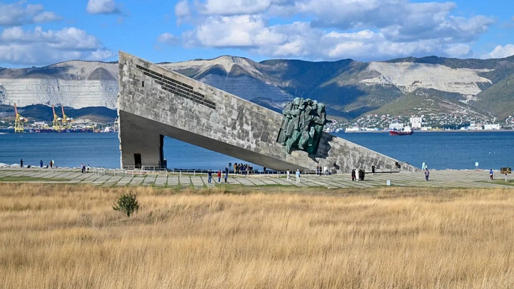 Владимир Путин поздравил Новороссийск со 185-летием