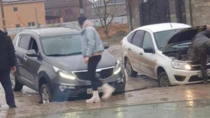 В посёлке Калинино под Краснодаром обвалилась дорога