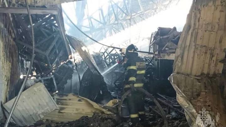 Под Краснодаром потушили крупный пожар на складе