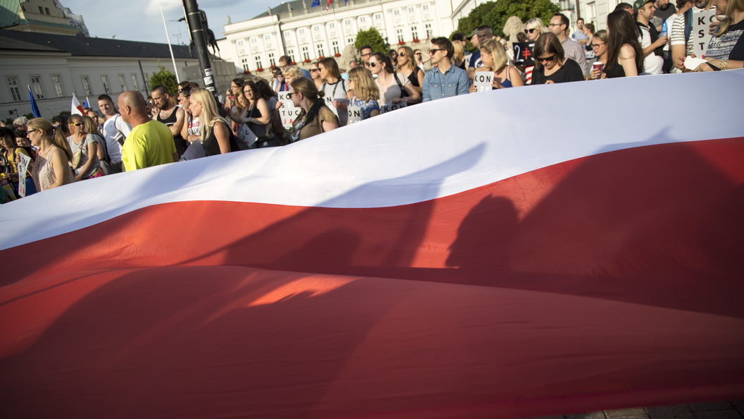 В Госдуме остудили пыл Польши, размечтавшейся о репарациях от России В Госдуме остудили пыл Польши, размечтавшейся о репарациях от России