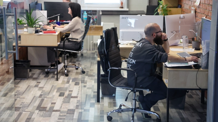 Два ключа от государства: Минтруд ввёл новый подход к помощи неработающим