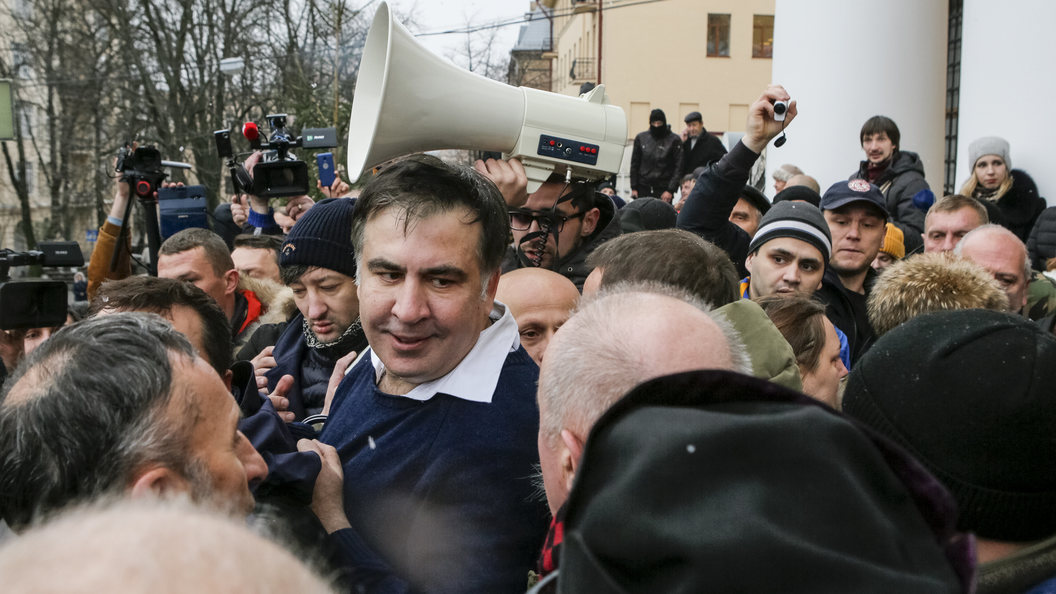 Саакашвили согласился на допрос в палаточном лагере своих сторонников Саакашвили согласился на допрос в палаточном лагере своих сторонников