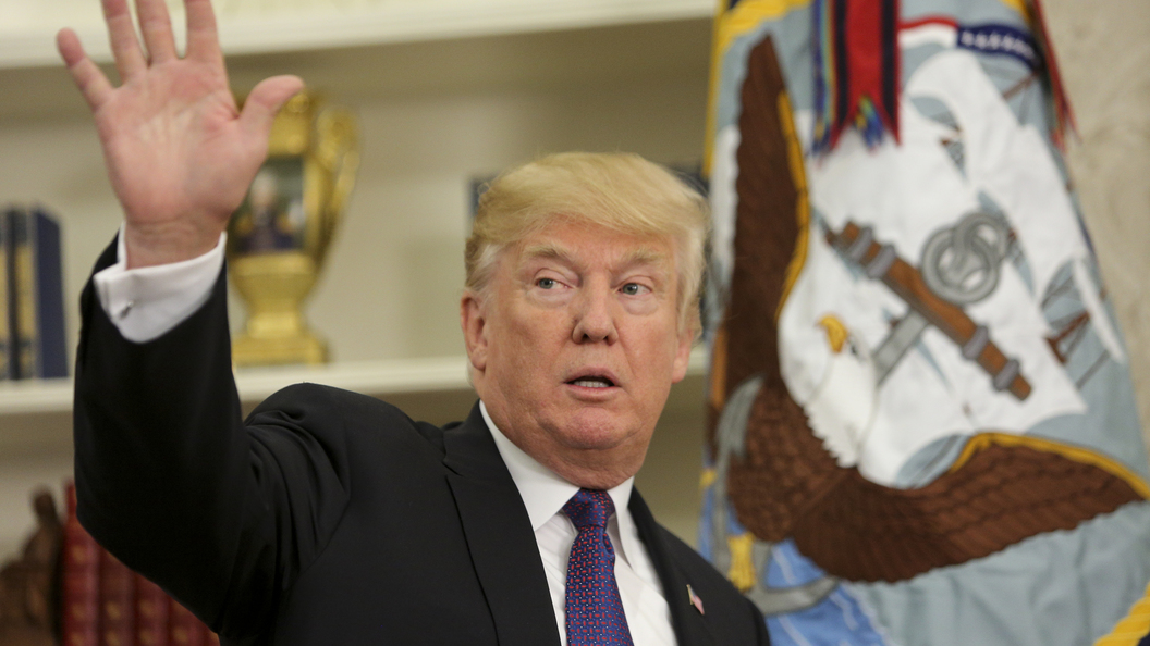 Демократы готовят гнилые томаты: рейтинг Трампа упал на опасно низкую отметку Демократы готовят гнилые томаты: рейтинг Трампа упал на опасно низкую отметку