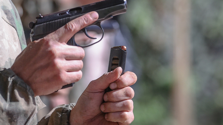 Жил в отеле не один, но спутница притаилась: Новые подробности убийства Кивы