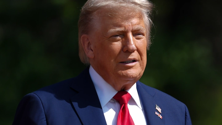 Раньше за мной охотились, теперь я охотник: Трамп сравнил два своих президентских срока