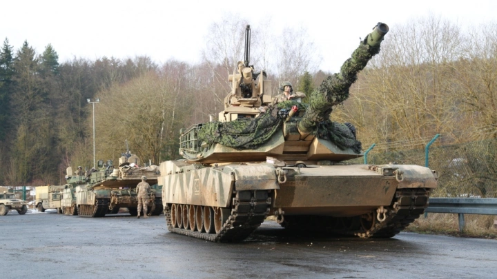 Австралия прислала новые военные цели для России: Застрявшие Abrams добрались до Украины