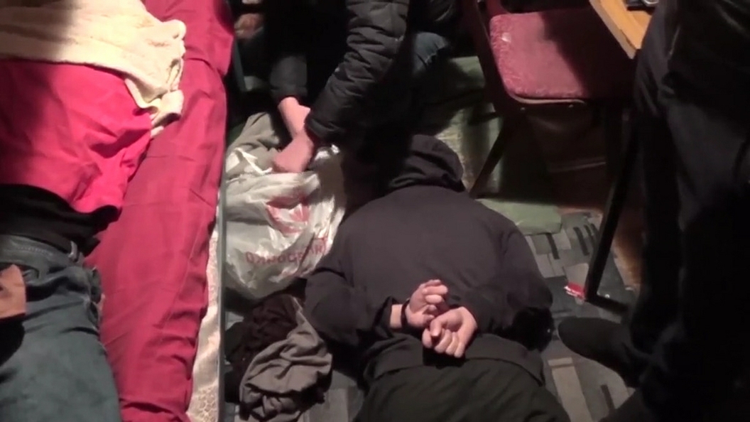 Лидер ростовских боевиков попытался подорвать сотрудников ФСБ и погиб от собственной гранаты Лидер ростовских боевиков попытался подорвать сотрудников ФСБ и погиб от собственной гранаты