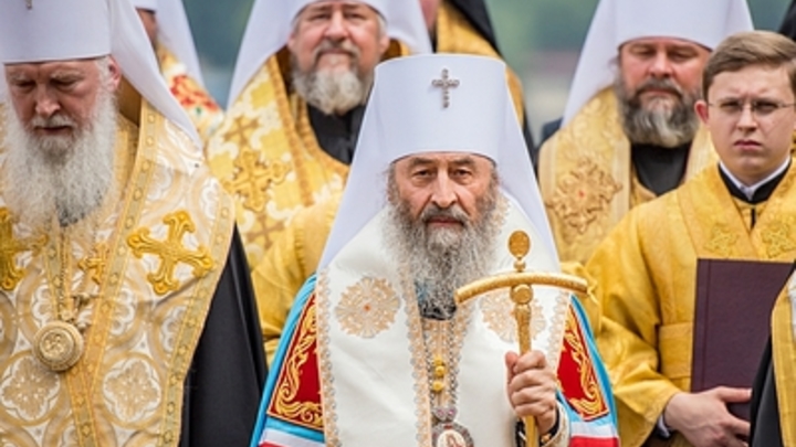 Тысячи верующих не побоялись пройти Крестным ходом по Киеву в честь годовщины Крещения Руси
