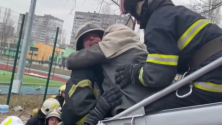 Почти 1000 человек эвакуировали из нижегородской школы из-за пожара в туалете