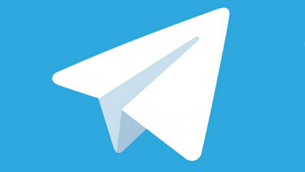 Telegram предложил россиянам запустить бумажные самолетики из окна