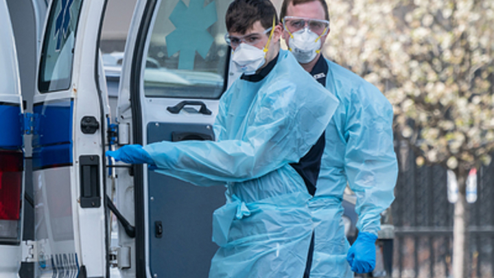 Каждые 12 часов умирало по пять пациентов с COVID-19: Русский журналист показал жуткое фото