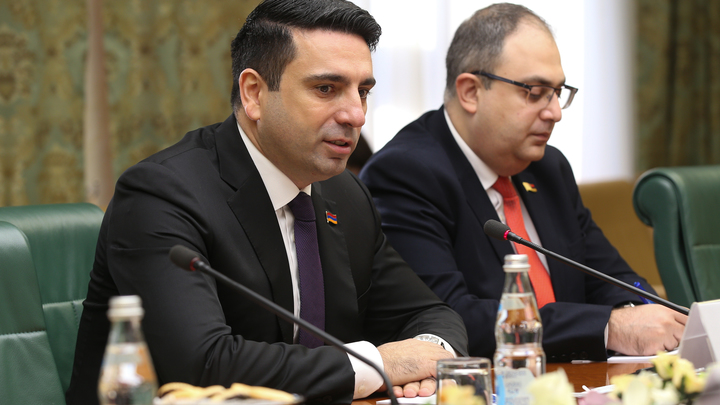 Обладатель авто за 90 млн депутат Ален Симонян заявил, что для него не существует армянских пленных