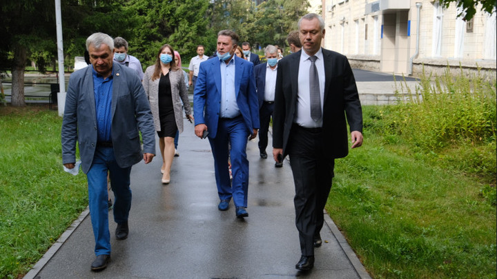 Андрей Травников посетил НГУ с рабочим визитом