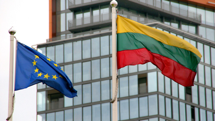 За поддержку России - в тюрьму: Журналист раскрыл, за что мстят прибалты