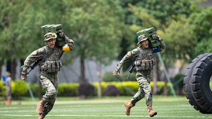 В армии США началась эпоха перемен, о которой даже говорить стыдно. Морские котики уже не те