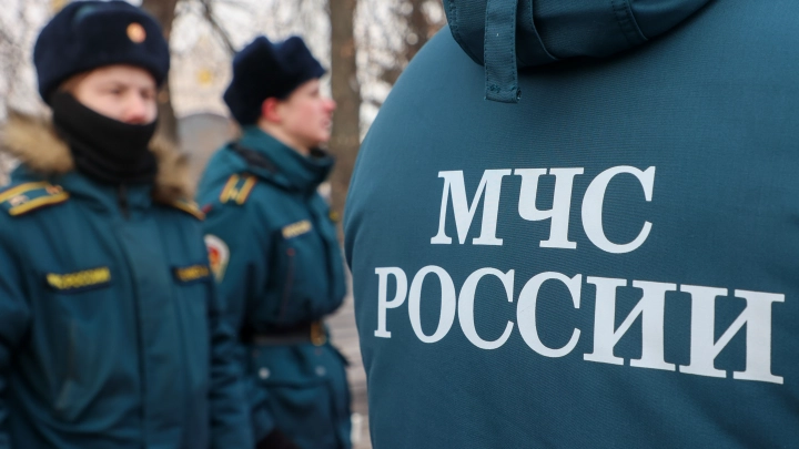 Спасатели посоветовали жителям России не бросать трубку при случайном наборе номера 112