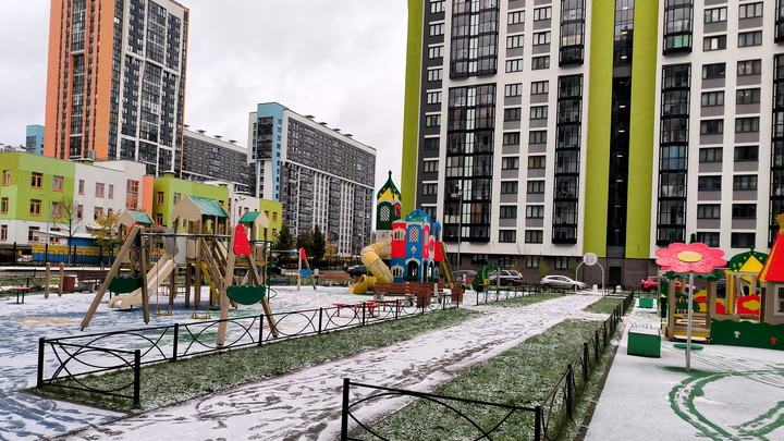 В Петербурге произошла драка между депутатами из-за детских площадок