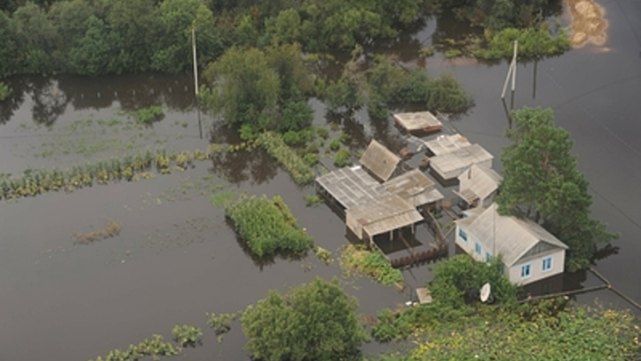 Что категорически нельзя делать в грозу и при наводнении: Советы спасателя