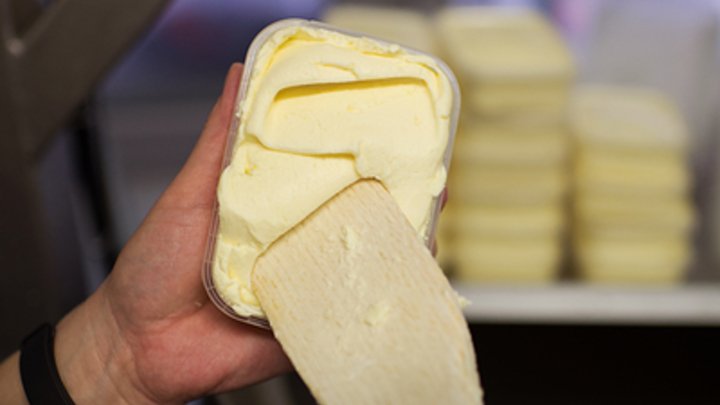 Не надо покупать дорогое: В Роскачестве дали совет любителям вкусного и качественного сливочного масла