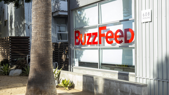 Бизнесмен из России потребовал от BuzzFeed ответить в суде за клевету