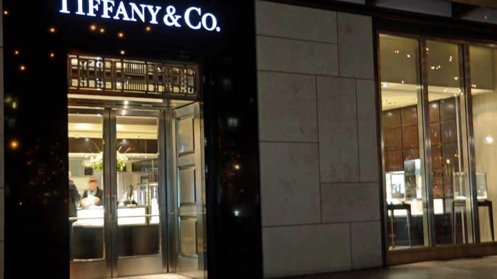 Отец Димитрий Смирнов прокомментировал иск по поводу «бесовских колец» Tiffany