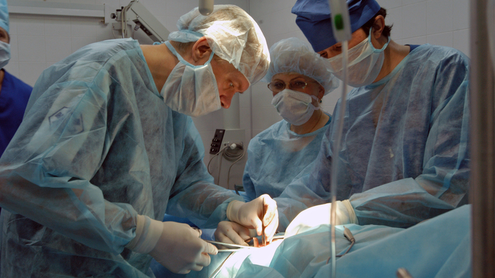 «Мы детям до 18 такие операции не проводим»: В московской клинике опровергли информацию о «женском обрезании»