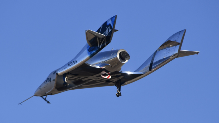 Добро пожаловать в космос: Virgin Galactic отправила туристический корабль на небывалую высоту