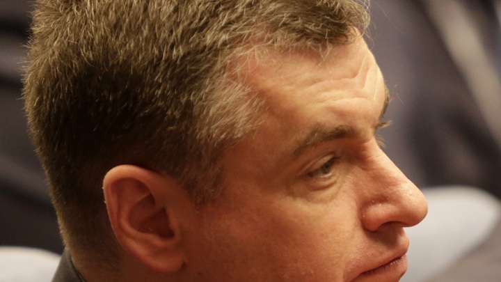 Депутат Слуцкий предложил ответить санкциями на неадекватность Порошенко