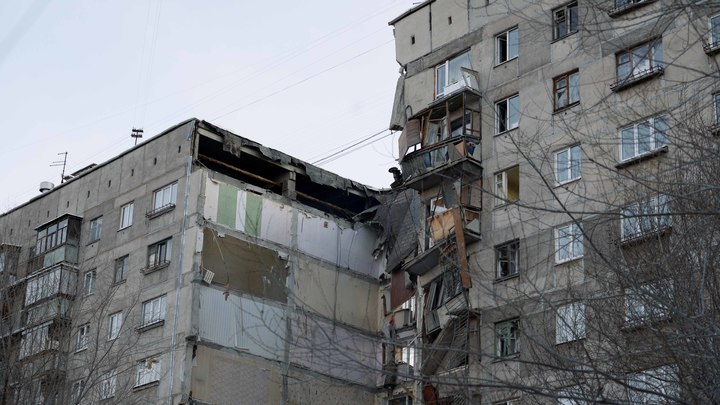В Магнитогорске жильцов рухнувшего дома просят забрать ценные вещи