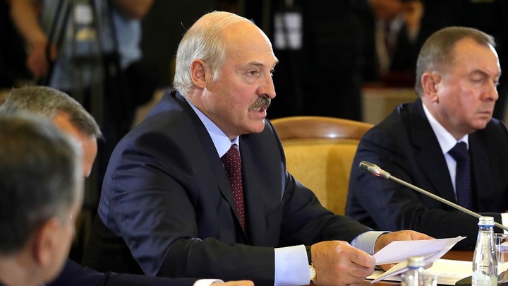 Притянутые за уши: Лукашенко отверг идеи объединения с Россией и автокефалии Белоруссии